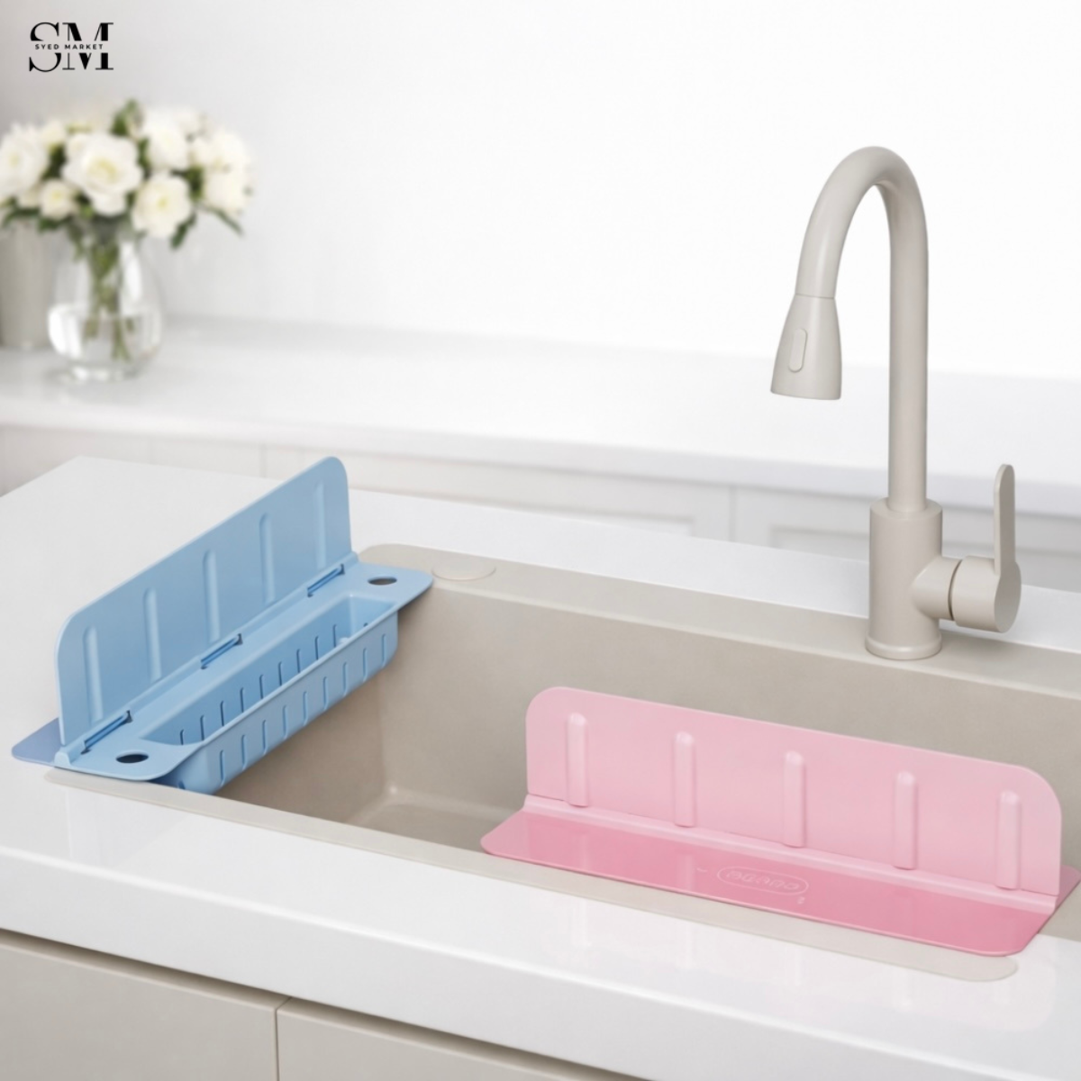 REUSABLE KITCHEN SINK WATER DEFLECTOR PLATE WITH SUCTION CUP – SPLASH-PROOF SOAP & SPONGE RACK